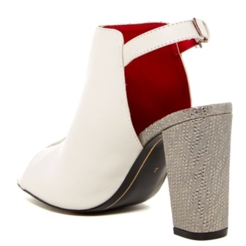 NIB Off Duty Bone Peep Toe Silver Block Heel Mule - Picture 7 of 7